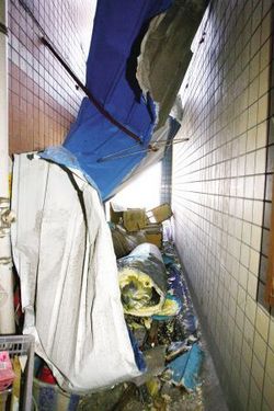 墜樓熱水器中途爆炸碎片砸壞16輛新車