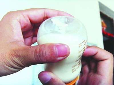 嬰兒喝多美滋奶粉一直腹瀉工商部門介入調查