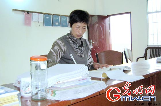 最美鄉村教師莊巧真:三尺講臺給她戰勝癌癥力量