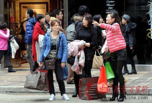 內地客去年涉及消費的投訴近1700宗。圖片來源:香港大公報