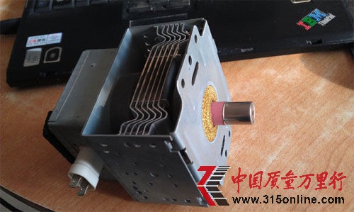 蘇寧電器“陽光包” 延保服務“不陽光”。中國質量萬里行雜志配圖。