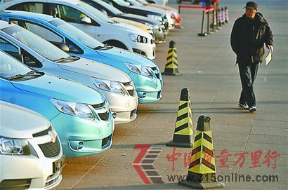 新賽歐汽車問題如何解決牽動車主的心記者王鋒 攝(資料照片) 新賽歐汽車問題如何解決牽動車主的心記者王鋒 攝(資料照片)