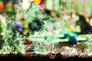 街邊燒烤。新華社發(fā)