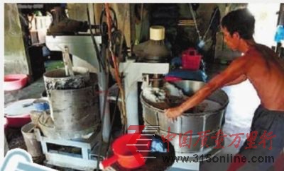 “黑作坊”生產(chǎn)的米粉易發(fā)食品安全問題。資料圖片