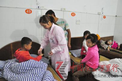 雨潤(rùn)集團(tuán)所產(chǎn)火腿腸被疑致38名小學(xué)生腹痛入院