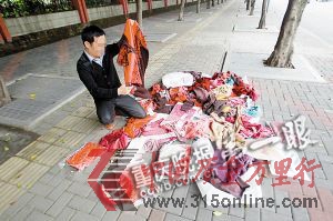 ■鄧先生買了99件羊毛衫,懷疑它們也是不合格產品。 ■鄧先生買了99件羊毛衫,懷疑它們也是不合格產品。