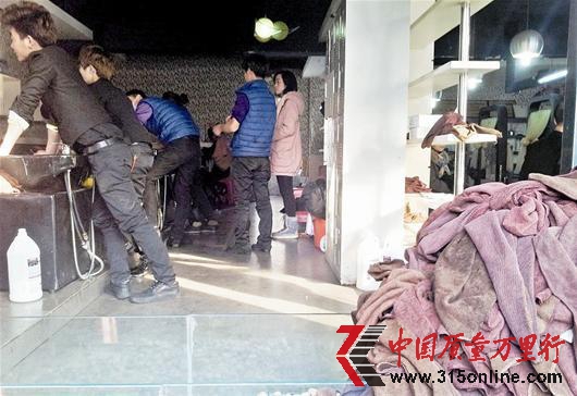 國際標榜造型湖大分店消毒毛巾收費惹質疑