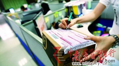 《消法》將加大賠償力度 消費欺詐“假一賠三”